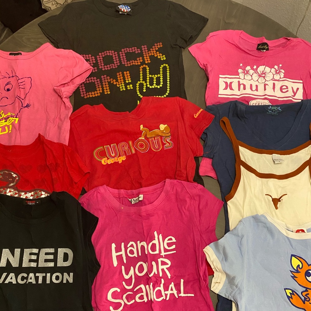 Women’s small / Xs graphic tees ten pairs